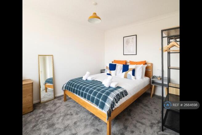 1st Bedroom Kingsize