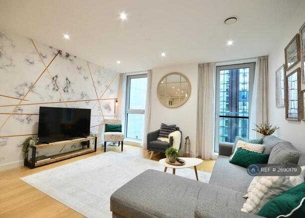 Living Room & Open Plan Kitchen