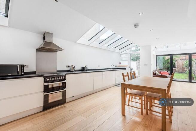 Kitchen, Diner Lounge 