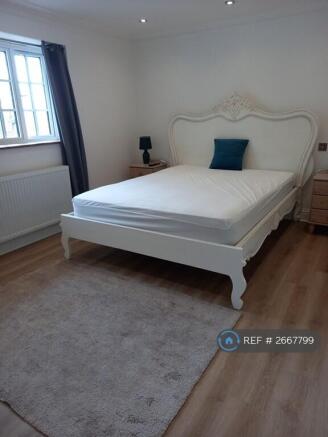 Spacious Ensiute Room With Free Parking