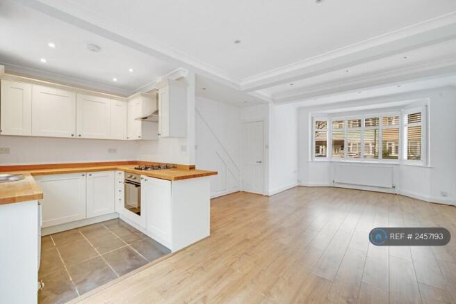 Open Plan Lounge / Kitchen