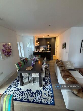 Open Plan Kitchen /Dining Area