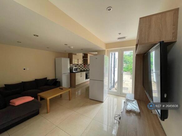 Open-Plan Lounge/Kitchen