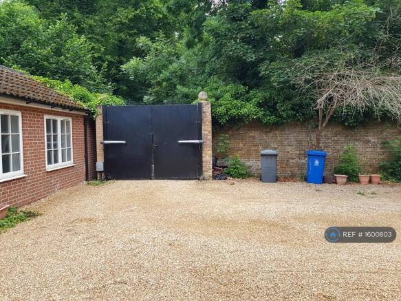 Courtyard Inc. Electric Gates