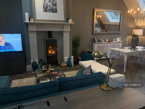 Open Plan Living Room/Kitchen