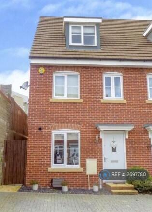 Front Of House In Quiet Cul-De-Sac