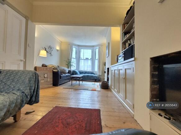 Double Lounge 8 x 3.3 m