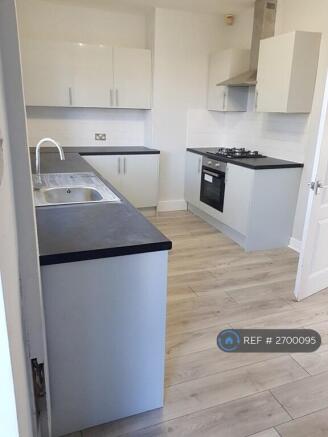 New Modern Fitted Kitchen