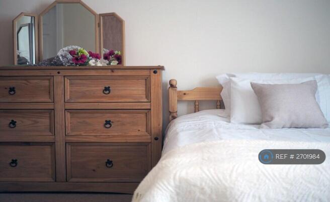 Bedroom 1 - Double Bed