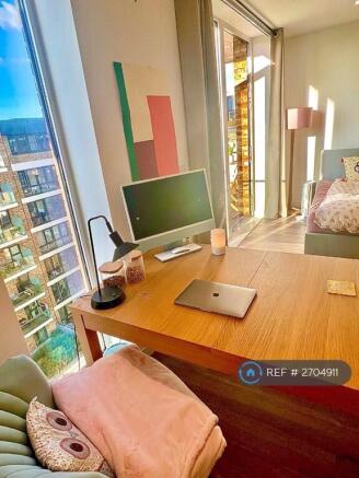 Spacious Bright Studio Room