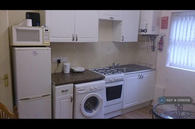 Fitted Kitchen With Full Cooking Facilities