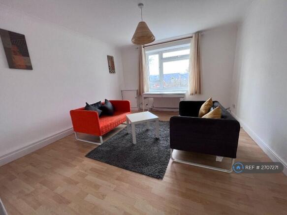 Living Room (4m * 4m)