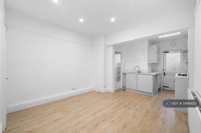 Kitchen & Dining Area