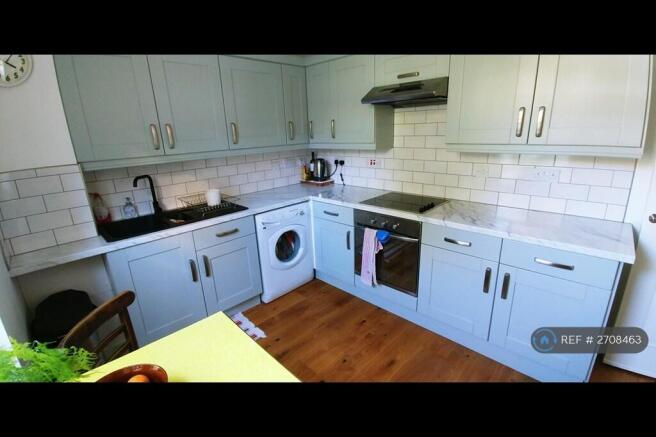 Modern Eat-In Kitchen