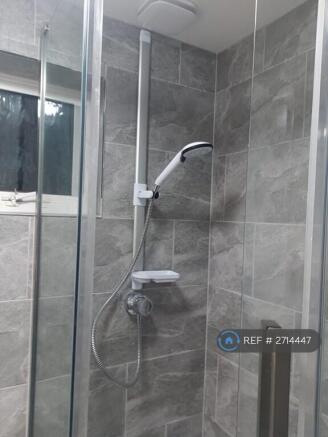Quadrant Shower With Extractor Fan