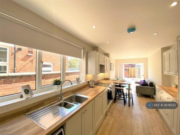 Kitchen / Living Area