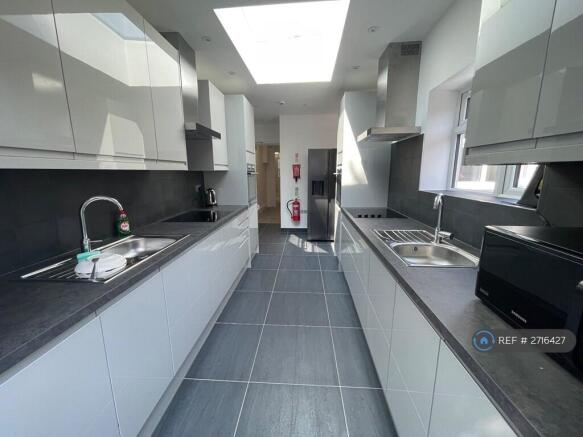 Large Modern Kitchen