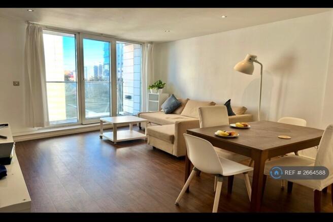 Apartment In London E16