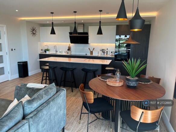 Kitchen / Dinning Area