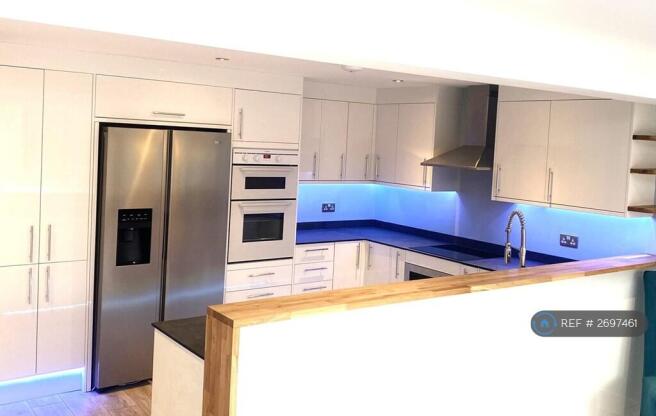 Open Plan Kitchen / Dining