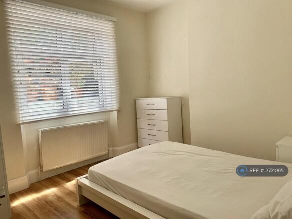 Bright Spacious Master Bedroom