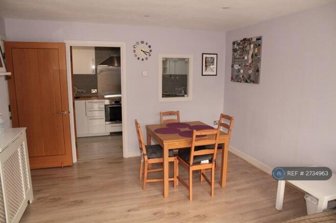 Dining Area (Expandable Table To 6 People)