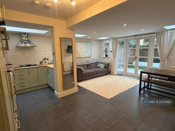 Kitchen/Diner/Lounge Area