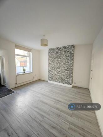 Kitchen & Living Room 1