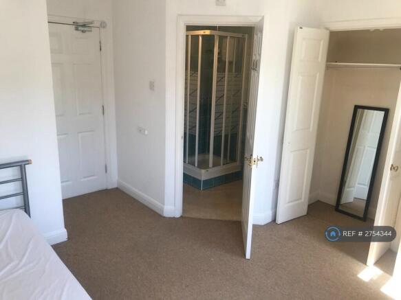Large En Suite Double Bedroom