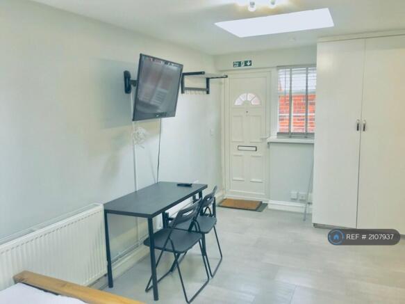 Large Self Contained Studio Flat