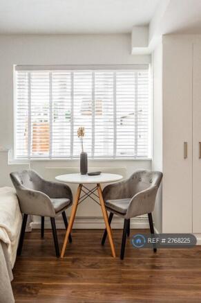 Comfortable For Dining, Studying & Home Working 