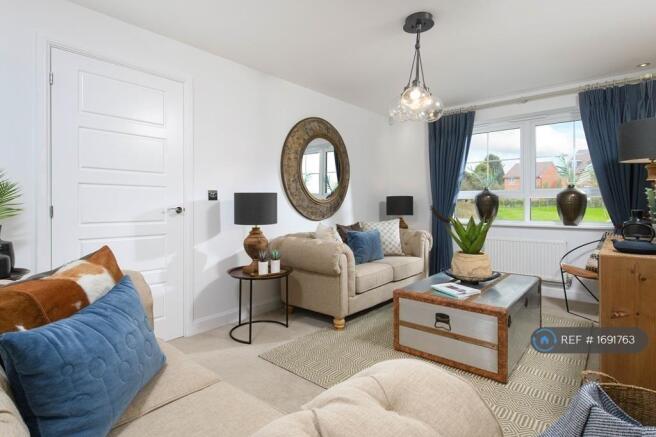 Large Lounge / Tv Room