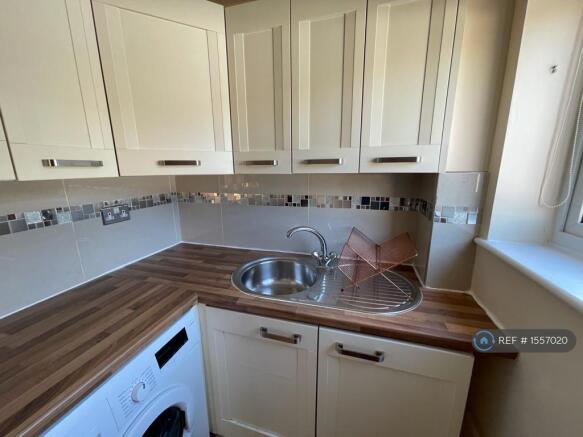 Kitchen Sink / Washing Machine