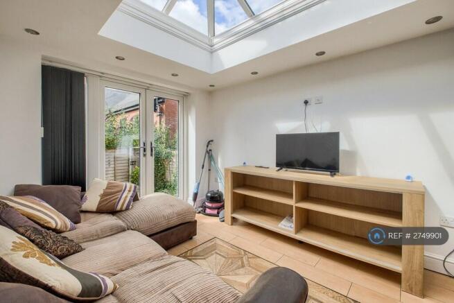 Kitchen/ Living Room