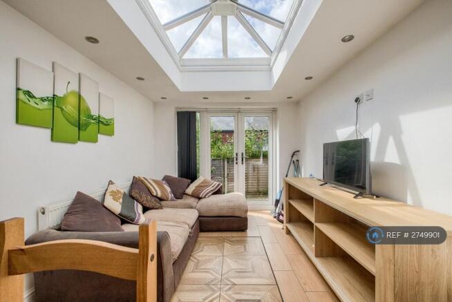 Kitchen/ Living Room