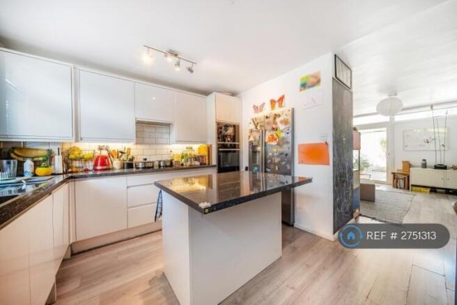 Kitchen/ Living Room