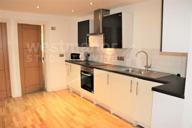 FLAT 8