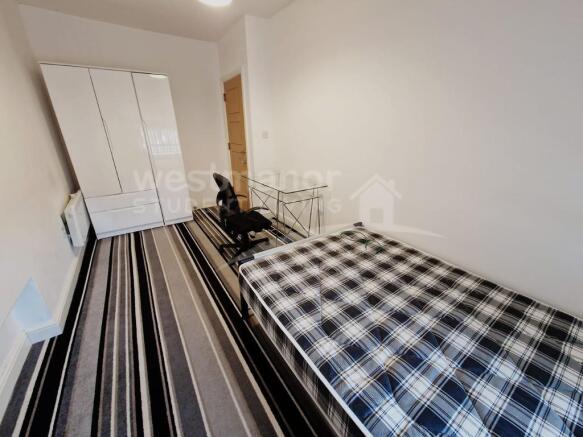FLAT 12