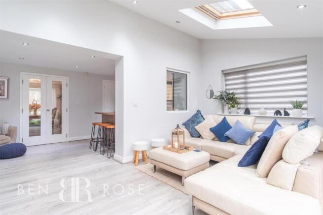 Kitchen/Breakfast/Family Room