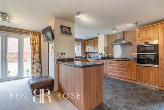 Kitchen/Diner/Snug