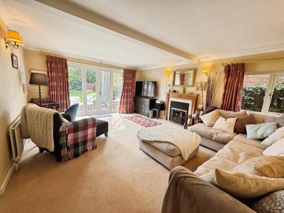 Living Room.jpg