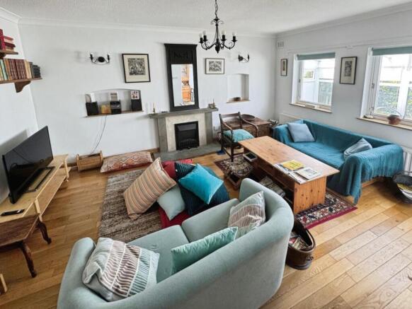 Living Room.jpg