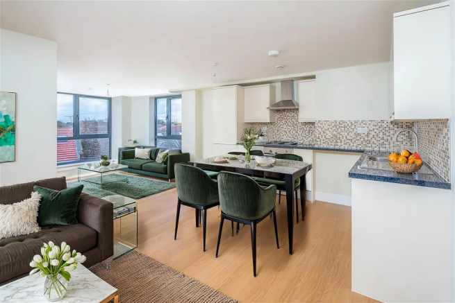 upscalemedia-transformed (1).png