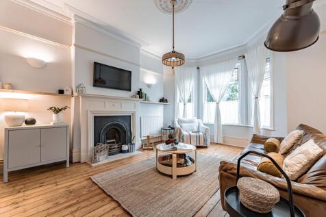 Queens Road, Cheadle Hulme, SK8