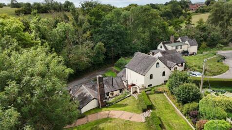 Nicholls Lane, Oulton, ST15