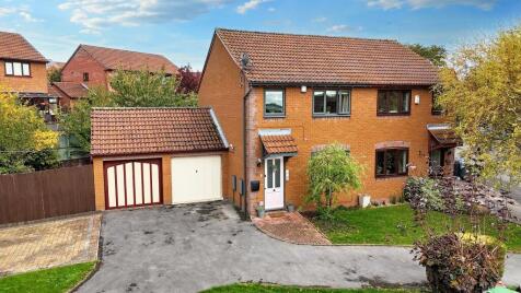 Kingsland Close, Stone, ST15