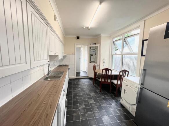 22 hathaway -- Kitchen.jpg