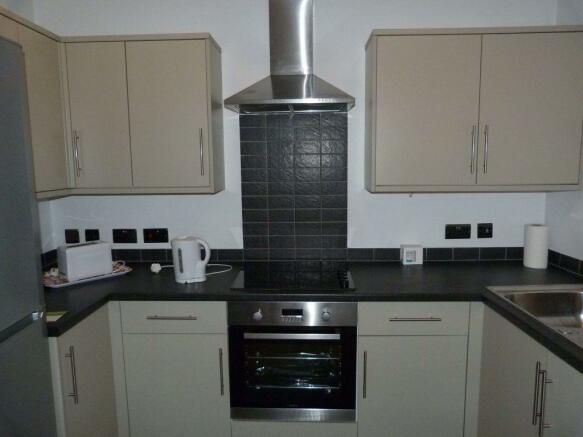 3 bedroom flat to rent Cardiff