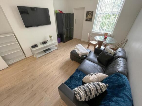 29B Arundel Avenue(6