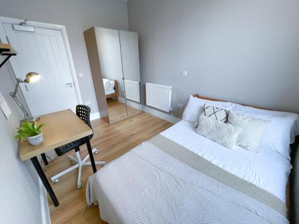 2, 43a Hardman Stree